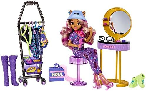 Clawdeen Wolf doll in Boo-tique Studio with clothing rack and vanity