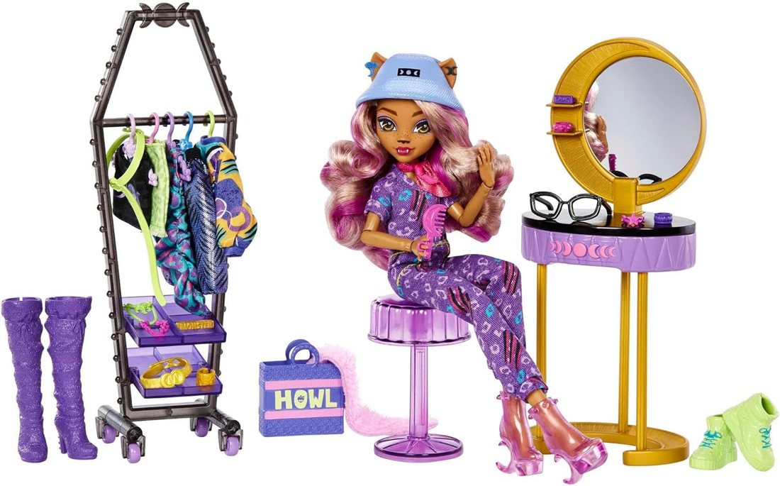 Clawdeen Wolf Boo-tique Studio Playset view 2