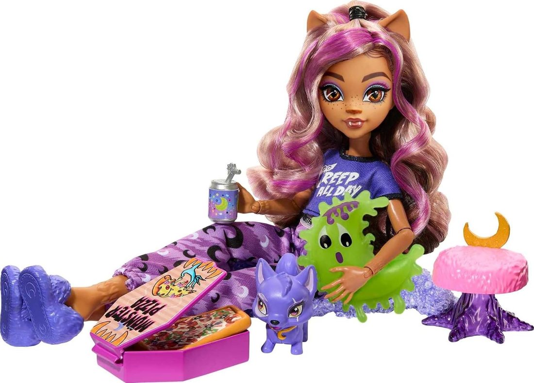 Clawdeen Wolf Creepover Party Doll view 6