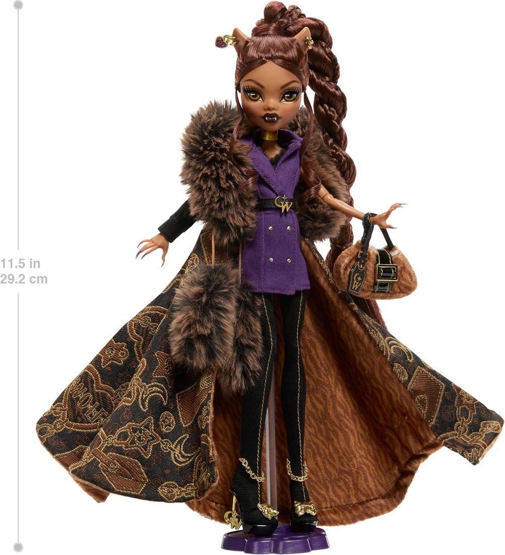 Clawdeen Wolf House of Wolf Doll view 3