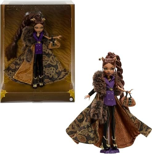 Clawdeen Wolf House of Wolf doll in faux fur jacquard coat
