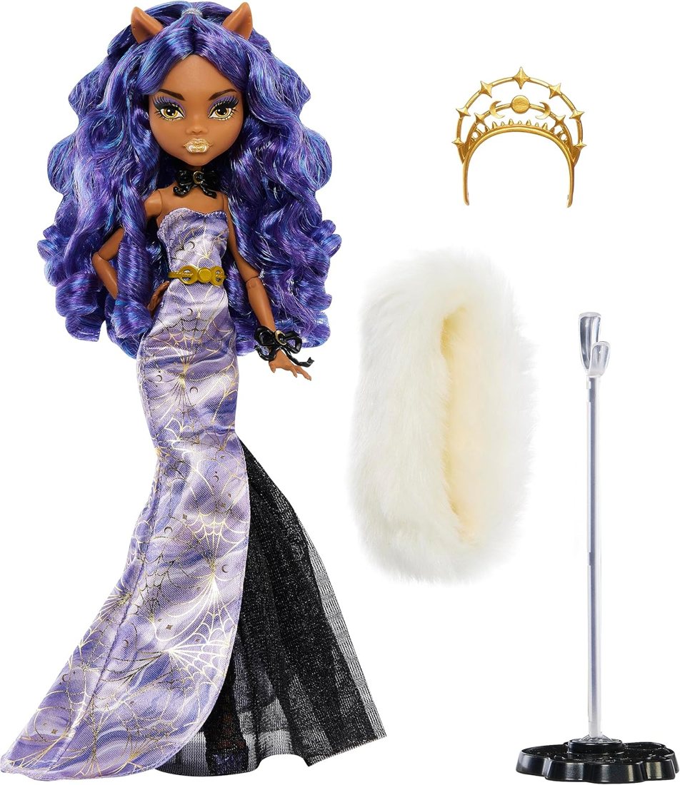 Clawdeen Wolf Howliday Winter Edition Doll view 6