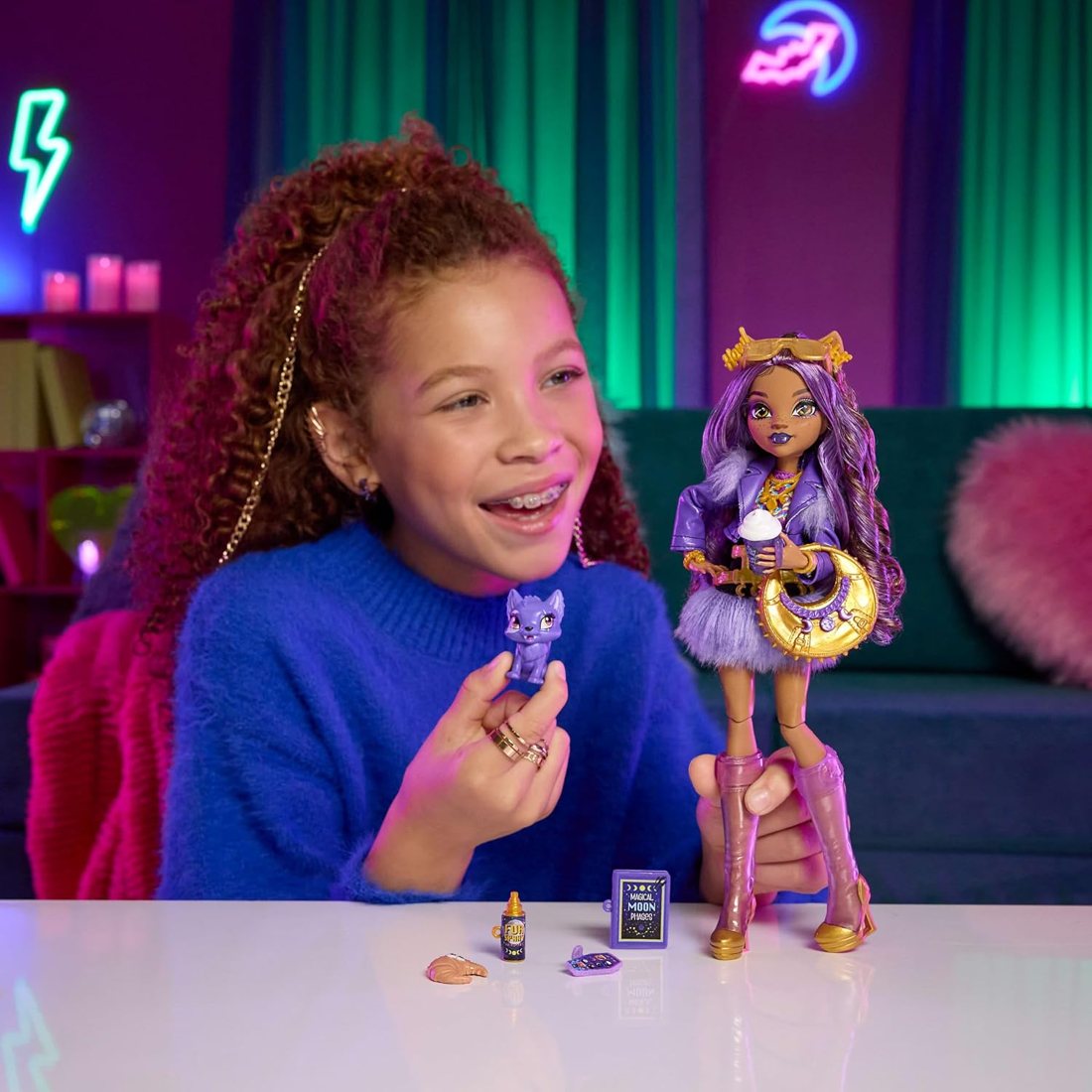 Clawdeen Wolf Doll with Pet Wolf Pup view 3