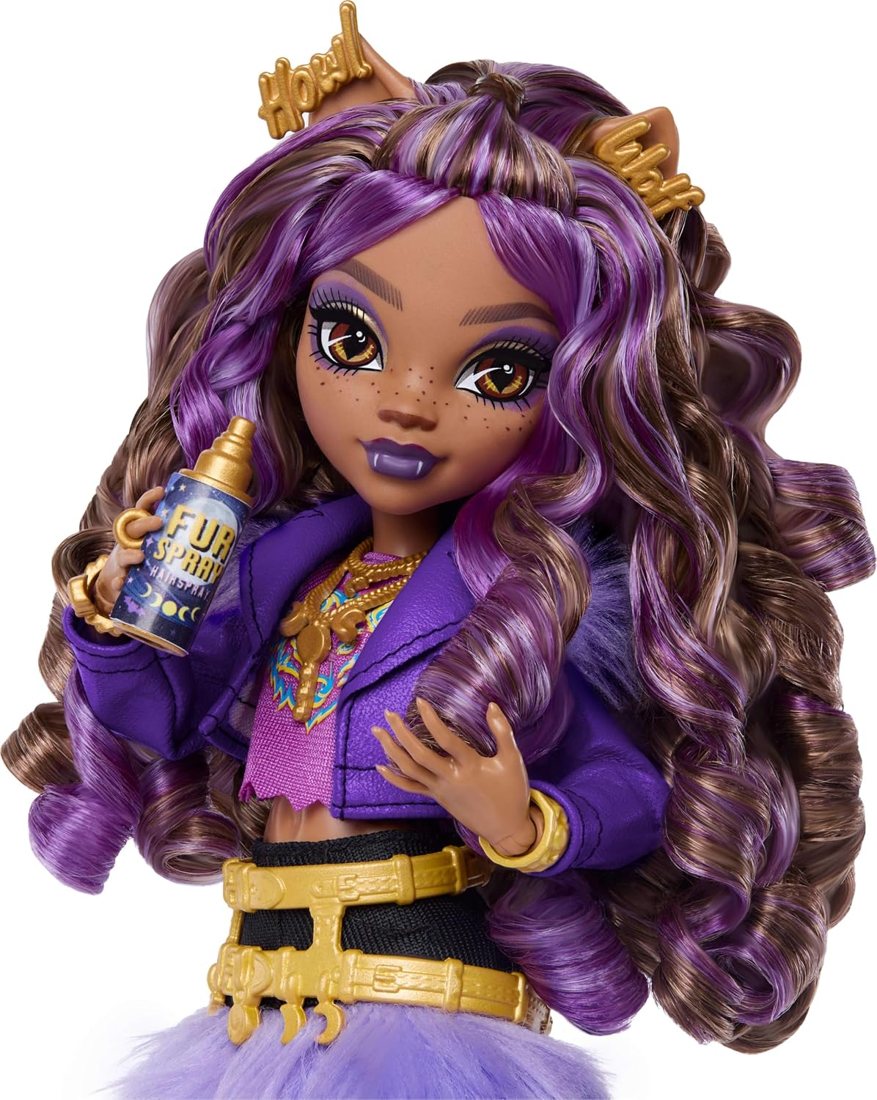 Clawdeen Wolf Doll with Pet Wolf Pup view 4
