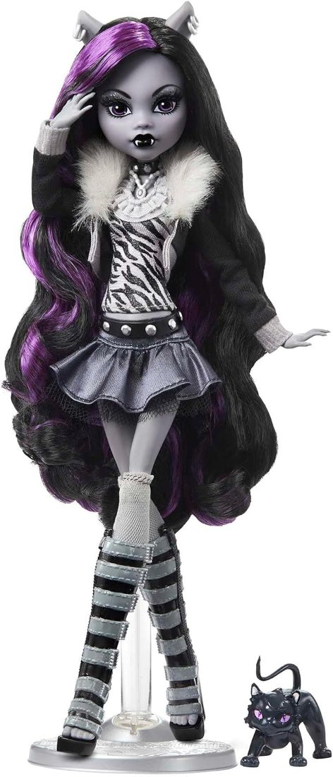 Clawdeen Wolf Reel Drama Doll view 2