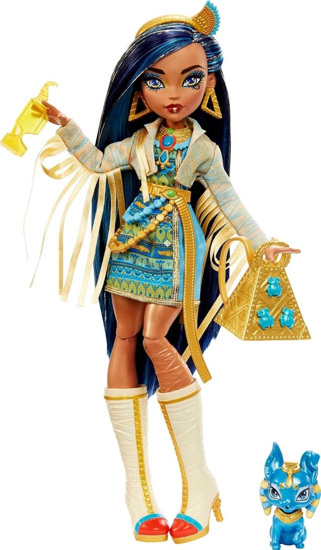 Cleo De Nile Signature Look Doll view 2