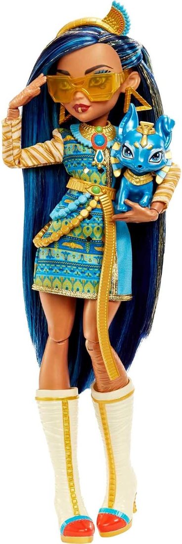 Cleo De Nile Signature Look Doll view 4