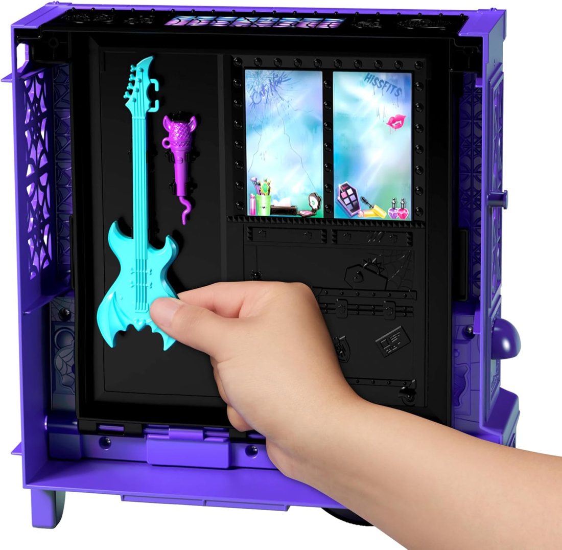 Draculaura Rockin' Food Truck Playset view 4