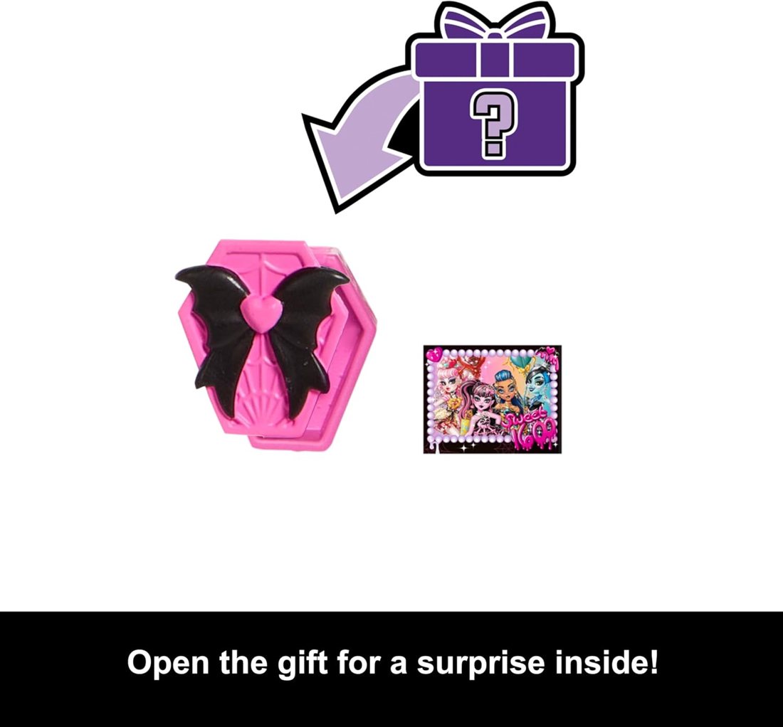 Draculaura Scary Sweet Birthday Doll view 4