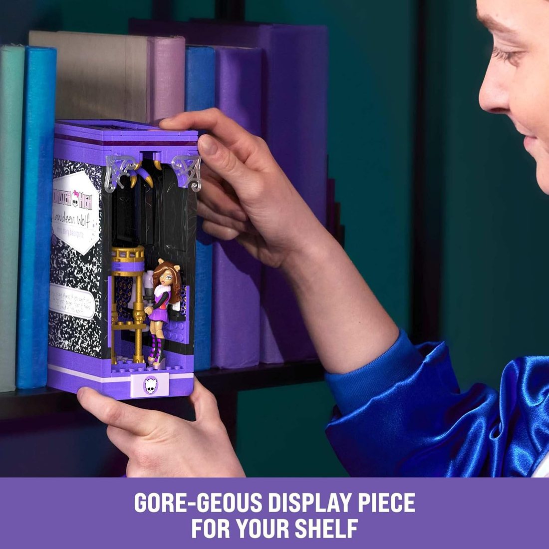 MEGA Clawdeen's Boo-k Den Building Set view 4